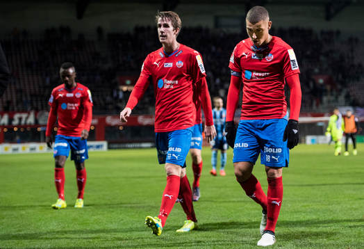 Helsingborgs Adam Eriksson och Jordan Larsson deppar när