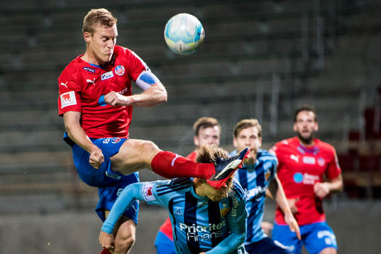 Helsingborgs Peter Larsson och Djurgårdens Jacob Une