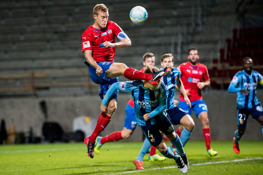 Helsingborgs Peter Larsson och Djurgårdens Jacob Une