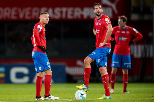 Helsingborgs Jordan Larsson och Mikael Dahlberg deppar