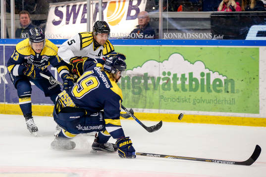 s Oscar Sundh och Erik Andersson och Brynäs Lukas Kilström