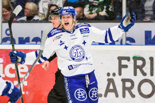 Leksands Isak Skedung jublar