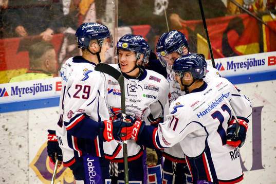 Linköpings Emil Sylvegård jublar