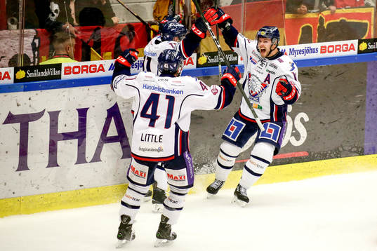Linköpings Andrew Gordon, Broc Little och Garret Roe jublar