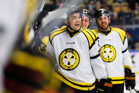 Brynäs Pathrik Westerholm jublar