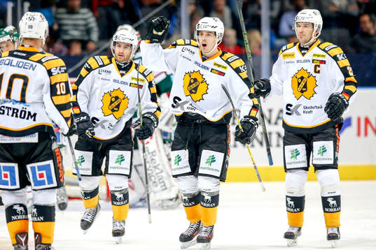 Skellefteås Joakim Lindström jublar
