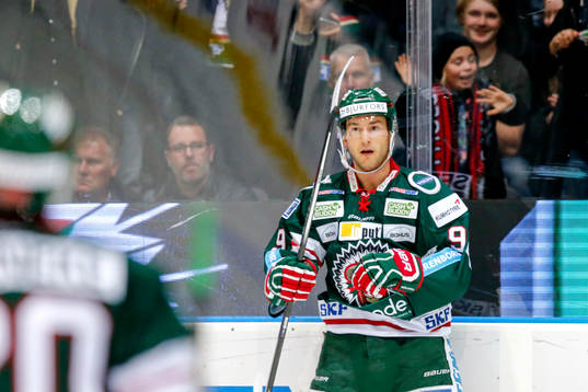 Frölundas Casey Wellman jublar