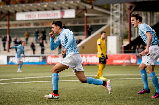 Malmös Isak Redzic jublar