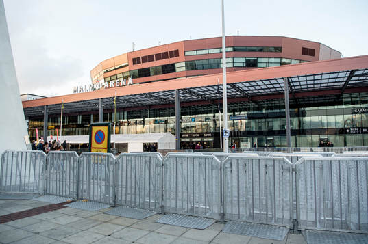 Förberedelser med polisavspärringar