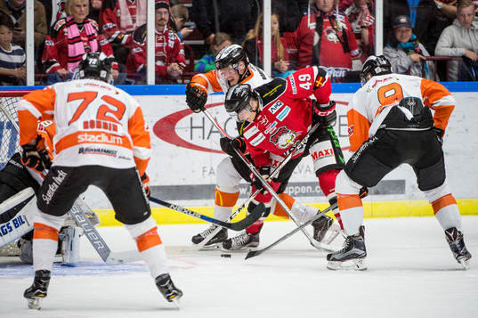 Malmö Redhawks Rhett Rakhshani mot Karlskronas Joachim