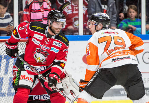 Malmö Redhawks André Benoit och Karlskronas Emil Lundberg