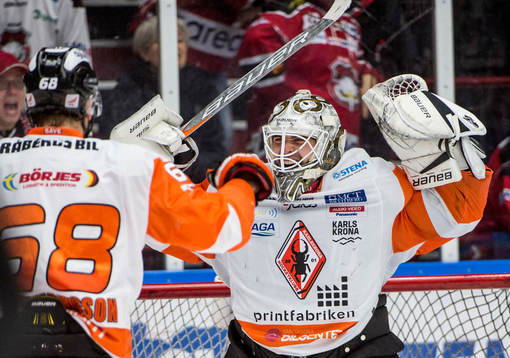 Karlskronas Daniel Gunnarsson och målvakt Johannes