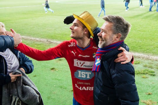Östers Jonathan Drott och före detta ordförande Sven