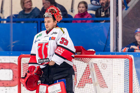 Örebros målvakt Julius Hudacek deppar