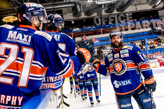 Växjös Linus Fröberg jublar