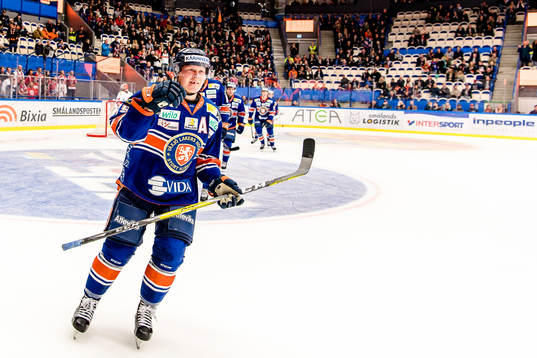Växjös Tuomas Kiiskinen jublar