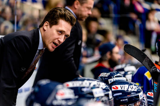 Växjös tränare Sam Hallam