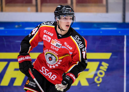 Luleås Anton Toolanen på uppvärmningen