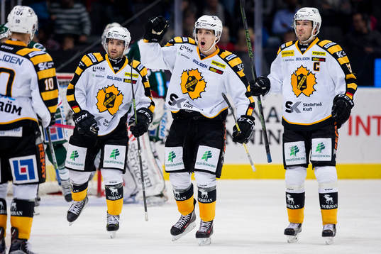 Skellefteås Joakim Lindström jublar
