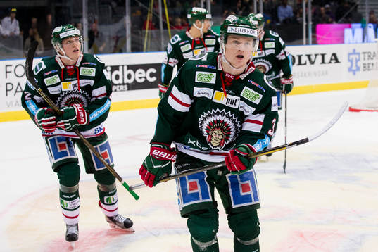 Frölundas Carl Grundström jublar