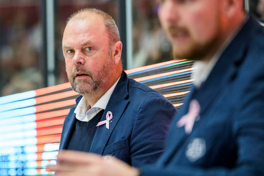 Leksands tränare Per-Erik Johnsson deppar