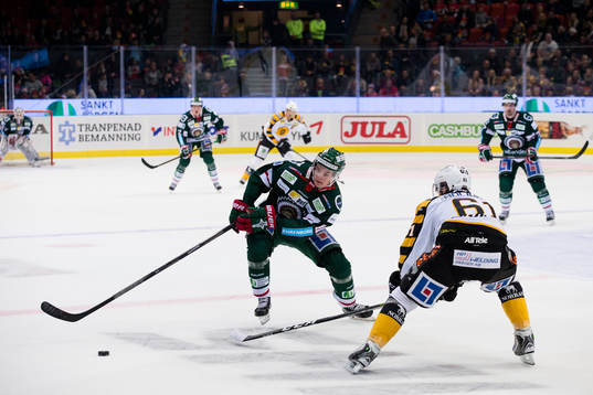 Frölundas Victor Olofsson mot Skellefteås Fredrik Lindgren