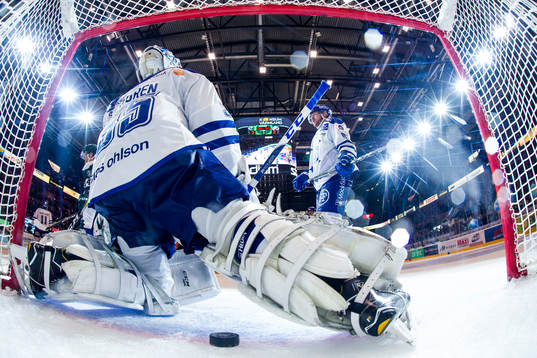 Leksands målvakt Atte Engren och Joe Piskula deppar