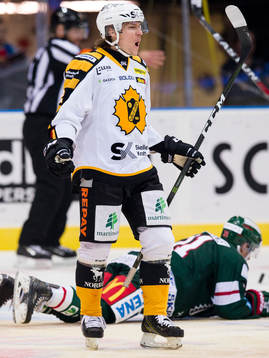 Skellefteås Jesper Olofsson jublar