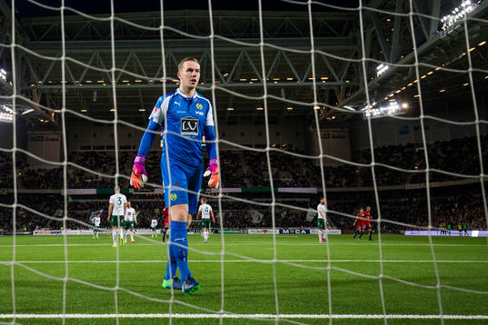 Hammarbys målvakt Ögmundur Kristinsson deppar