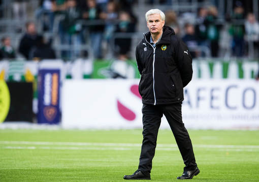 Hammarbys tränare Nanne Bergstrand innan fotbollsmatchen i