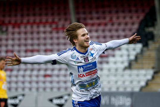 Luleås Joel Rajalakso jublar