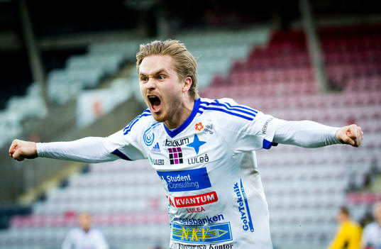 Luleås Joel Rajalakso gör 0-2 och jublar
