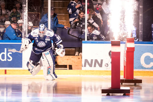 Leksands målvakt Henrik Haukeland gör entre i