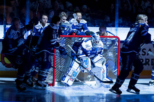 Leksands målvakt Henrik Haukeland  i ishockeymatchen i SHL