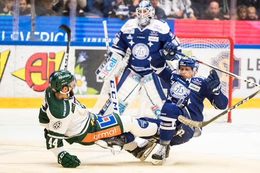 Leksands Martin Karlsson och Färjestads Milan Gulas i