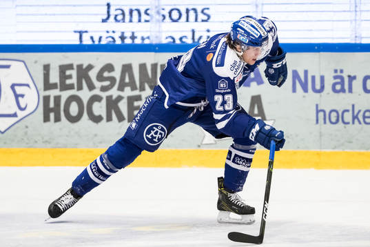 Leksands Sondre Olden  i ishockeymatchen i SHL mellan