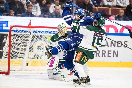 Leksands gör 1-0 bakom Färjestads målvakt Lars Haugen