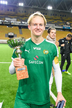 Hammarbys Jakob Rylander med pokalen