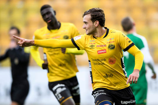 Elfsborgs Adrian Zeka jublar