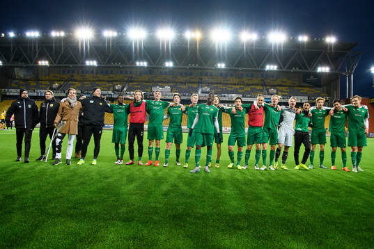 Hammarbys spelare med Samouil Izountouemoi längst fram