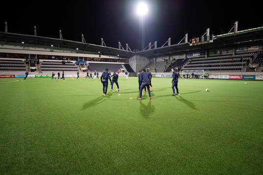 Gefles spelare värmer upp på gavelvallen