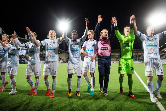 Gefles spelare jublar