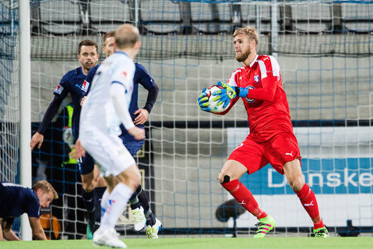 Malmö FFs målvakt Fredrik Andersson med en räddning