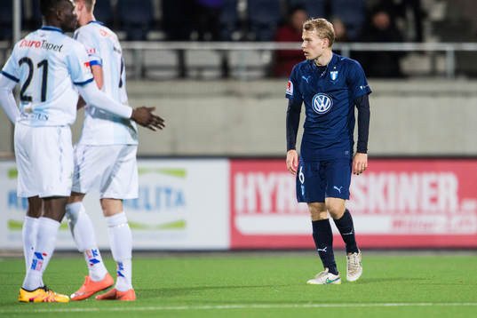 Malmö FFs Oscar Lewicki deppar