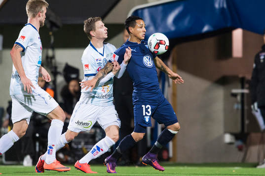 Gefles Johan Bertilsson mot Malmö FFs Yoshimar Yotún