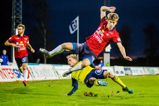 Örgrytes Daniel Paulson och Ängelholms Albin Nilsson i