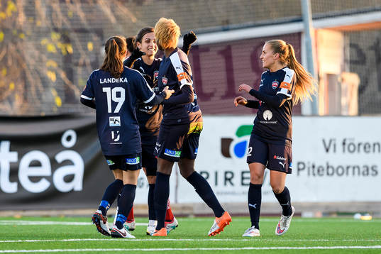Rosengårds Natasha Andonova jublar