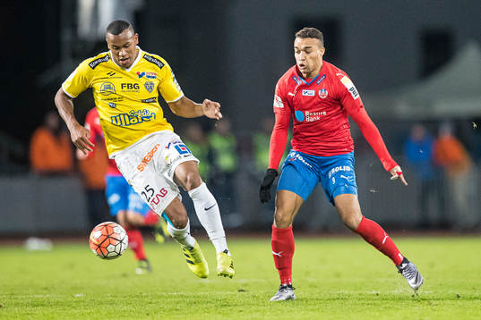 Falkenbergs Felipe Carvalho och Helsingborgs Tyrell Rusike