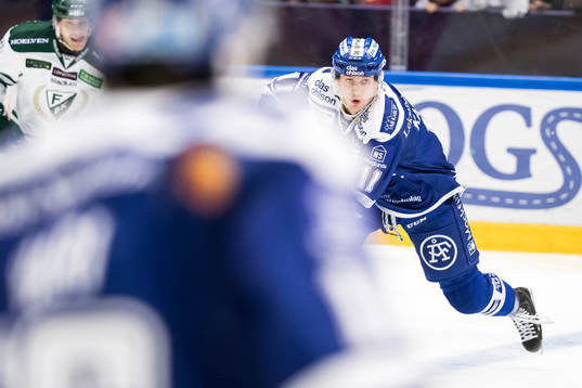 Leksands Martin Karlsson  i ishockeymatchen i SHL mellan