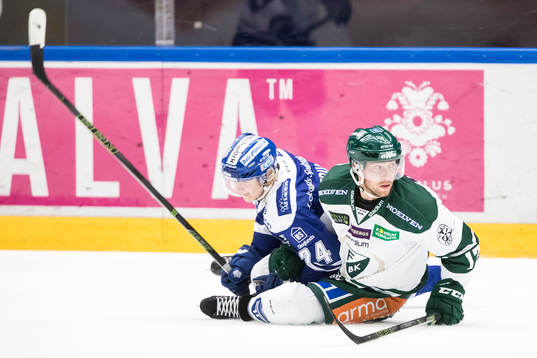 Leksands Isak Skedung Färjestads Linus Persson  i